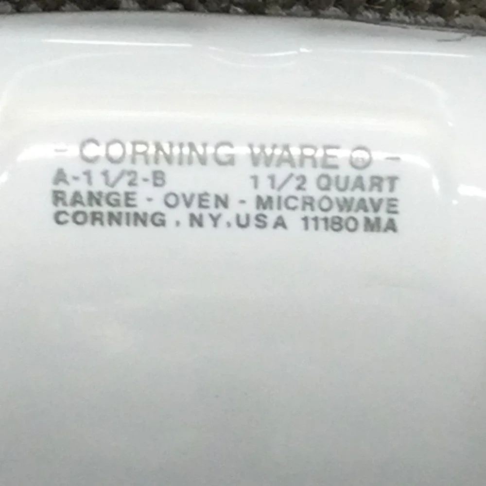 Corning Ware Casserole Dish 1.5 Quart White Blue Cornflower w/ Lid